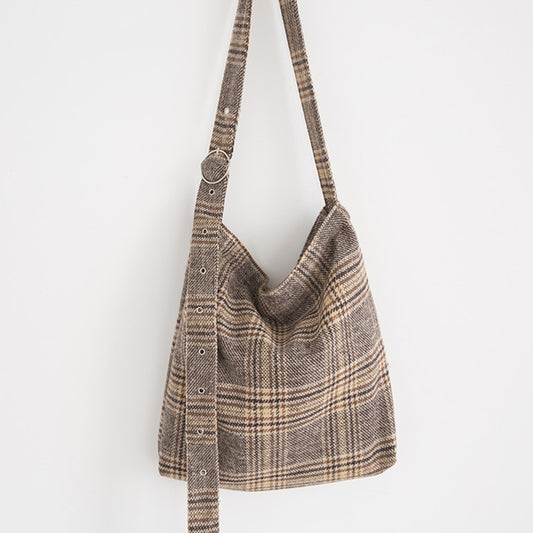 Leisure Wool Felt Hobo Casual Shoulder Slouch Bag for Teenager Students & Women.